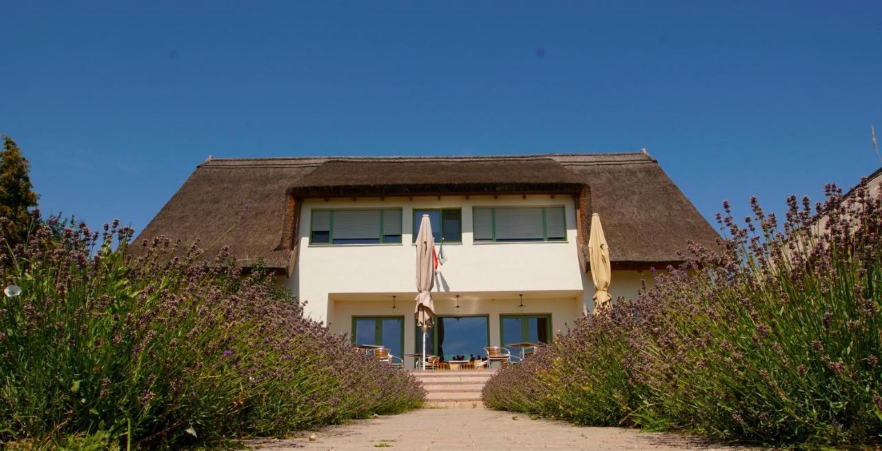 Fuerjes Udvarhaz Vaszoly Exterior photo